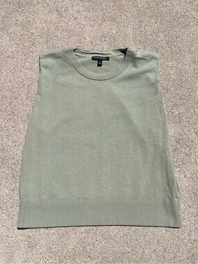 Banana Republic Crewneck Sleeveless Knit in Sage